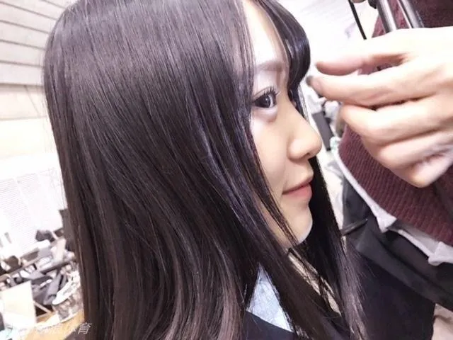 体育花边：清纯女优菅井友香献马术大片 学生制服清纯可人
