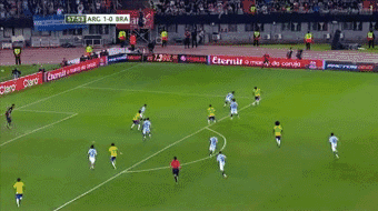 玩球赛报：阿根廷1-1巴西世预赛三场不胜，大卫-路易斯染红