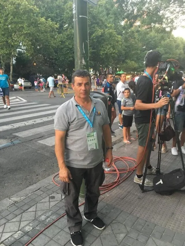 玩球资讯：巴萨该学会接受失败 皮克被喷：来向冠军致敬！