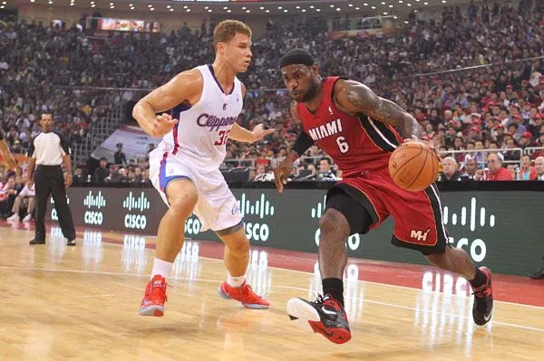 玩球网报：传骑士和小牛出战2018年NBA中国赛