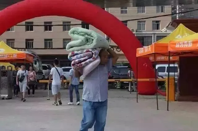 玩球资讯：有一张500万的彩票，都养不起家的80后爸爸