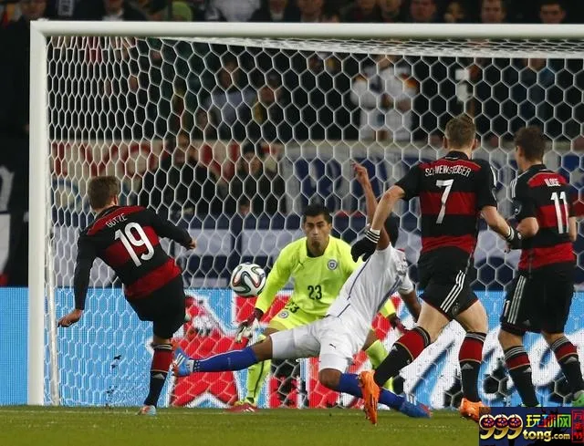 玩球资讯：9场39球！战车酷爱血拼 FIFA预测德国提前晋级