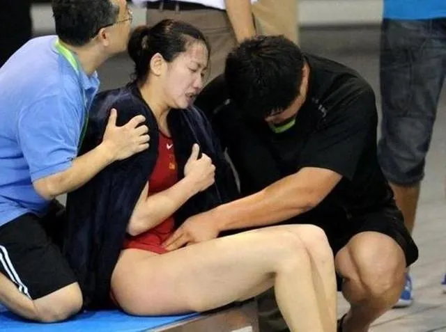 玩球话题：女运动员太不容易了！为了能在生理期正常比赛，只能靠这样来解决