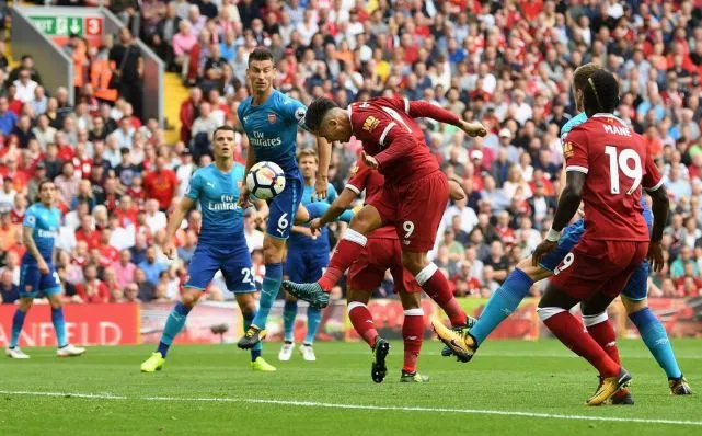 玩球赛报：英超-利物浦4-0阿森纳 菲尔米诺传射马内破门