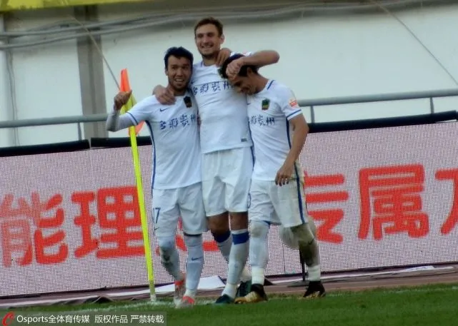 玩球综述：恒大胜申花领先上港8分 贵州夺五连胜