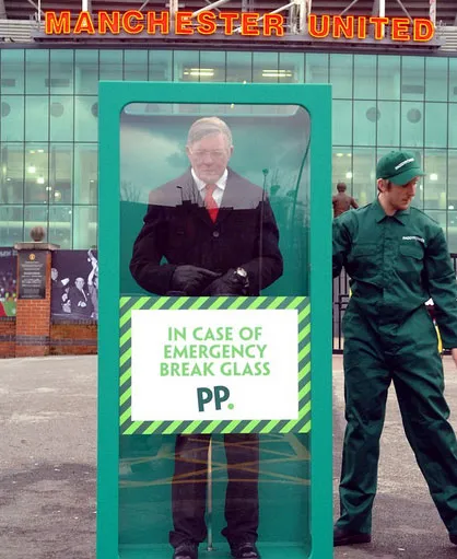 博彩新闻：Paddy Power梦剧场外置爵爷蜡像：紧急情况放他出来！