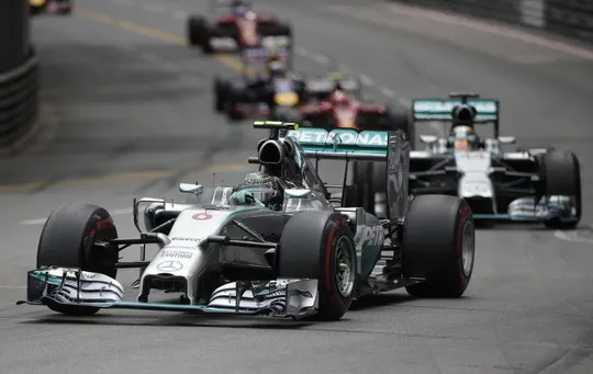 体育报道：F1摩纳哥站罗斯伯格夺冠 小汉亚军里卡多第三