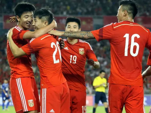 今日战报：郜林失点任航染红3将造大逆转 10人国足3-1科威特