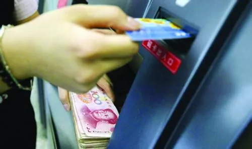 国内彩市：引狼入室好朋友做客顺手牵走银行卡用于购彩