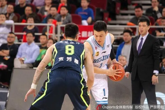 玩球网报：CBA十大锋线年薪排行榜 李根比肩朱芳雨
