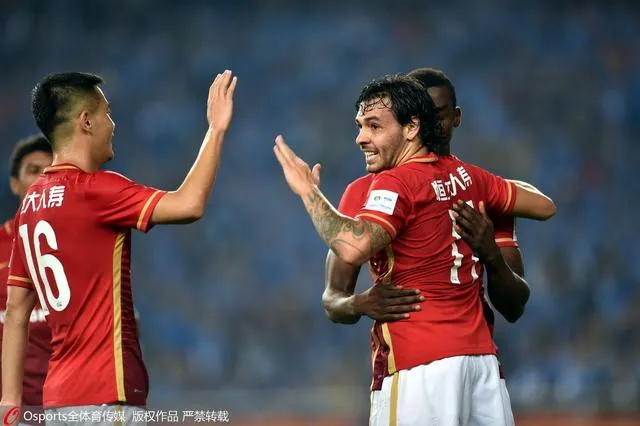 玩球赛报：超级杯-恒大2-0苏宁捧杯 高拉特两球标王低迷