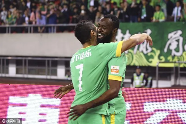 玩球赛报：冷门!绿城主场2-0力擒鲁能 罗竞传射阿甘建功