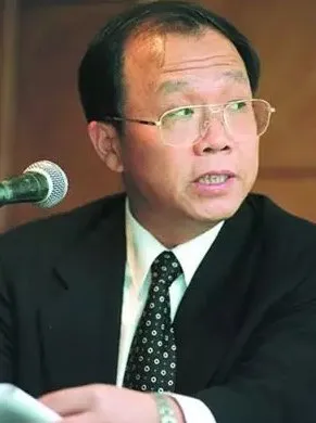 博彩资讯：巨贪赴港赌博次日飞回京上班 最多1夜输千万港币