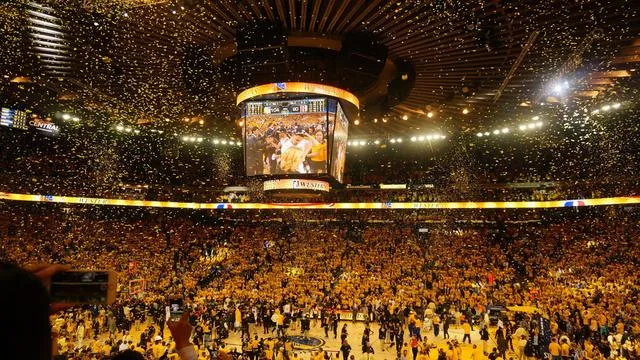 NBA资讯：总决赛第二场票价出炉 场边看球？你要掏14万