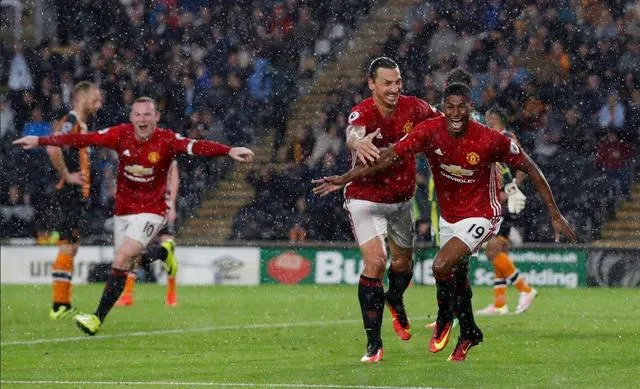 玩球赛报：英超-曼联1-0赫尔城3连胜 妖星92分钟送绝杀