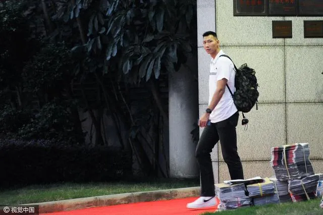 玩球头条：阿联确定缺席CBA首轮 回归首秀将战广东德比