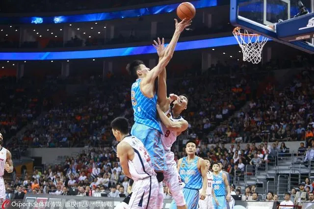 玩球头条：CBA新王诞生！新疆4-0豪取首冠 广东5获亚军