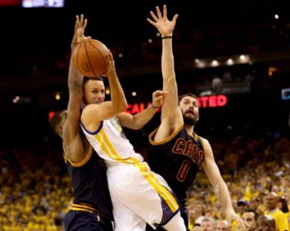 188BET金宝博6月10日NBA总决赛: 克里夫兰骑士 VS 金州勇士