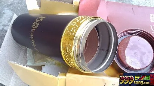 玩球网报：凯时公司是不是忽悠贝博玩家啊，居然送烂杯子过来！ 