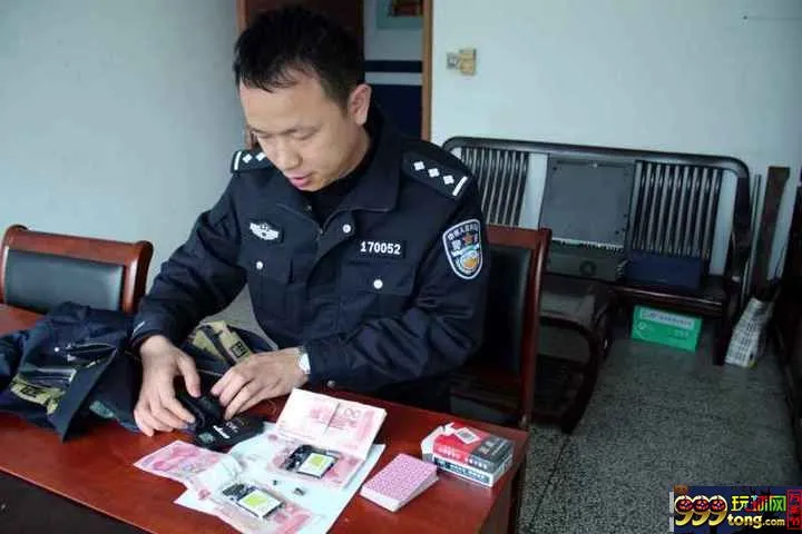 博彩资讯：高科技“出老千”神器曝光 操控开关清晰可见