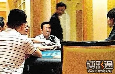 吴启华澳门赌场豪赌，赌桌筹码几十万