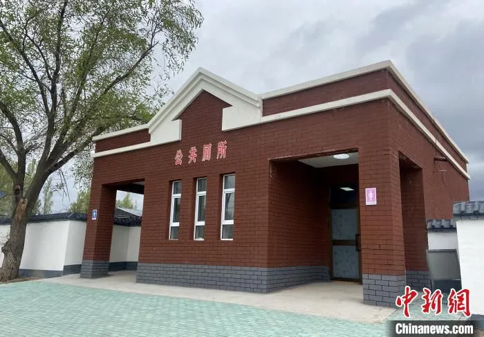 六十六团连队新建公厕。　沈睿燕 摄