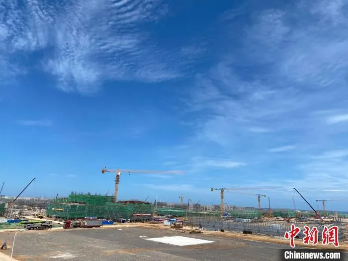 乙烯项目建设现场。　凌楠 摄