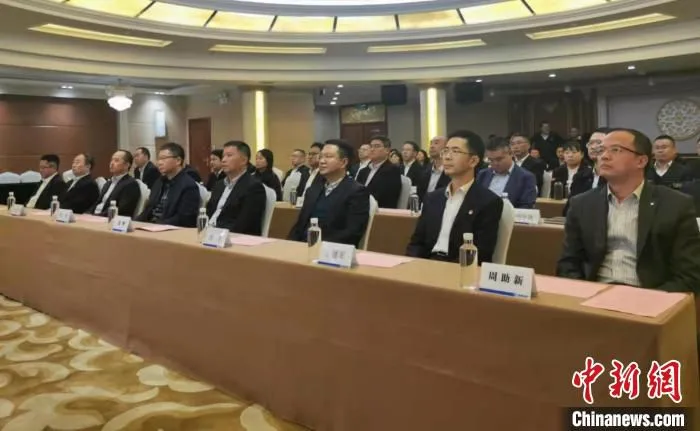 图为签约仪式现场。　张倩 摄