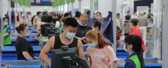 【国庆假期 消费市场活力涌动】新业态释放新活力 消费新地标受热捧