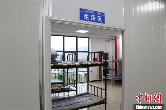 工作人员休息的生活区。　张煜欢 摄