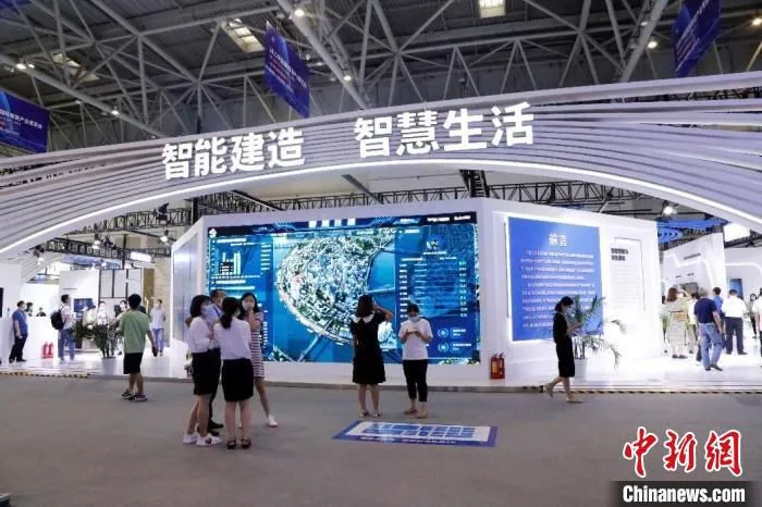 图为2021智博会“智能建造 智慧生活”智能建造专题展。　袁晓霞 摄