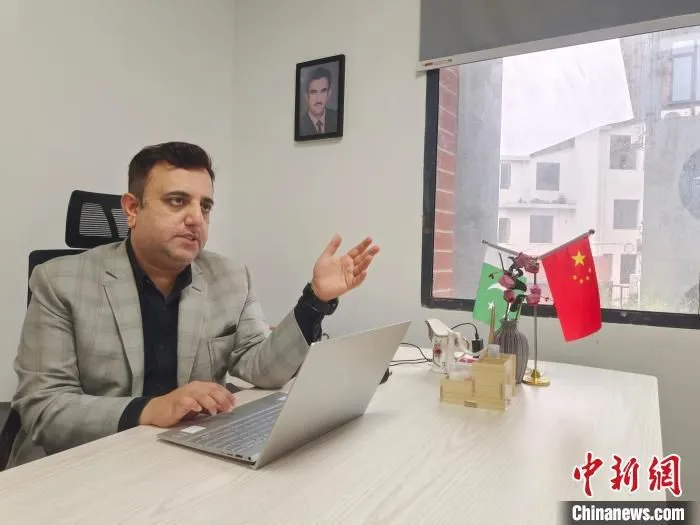 巴基斯坦青年哈茨波接受记者专访。　唐小晴 摄