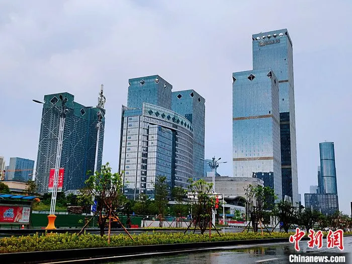 9月7日,广西南宁市,位于五象新区的中国—东盟金融城高楼林立。 中新社记者 黄艳梅 摄 9月7日,广西南宁市,位于五象新区的中国—东盟金融城高楼林立。 中新社记者 黄艳梅 摄