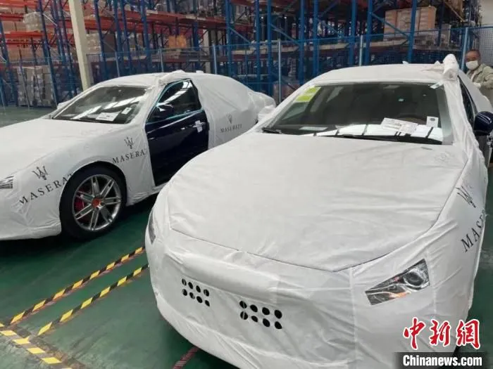 浦东迈入了进口汽车从“落地征税”到“保税存储”“不销不税”“即销即税”发展的新时代。　宫兴 摄
