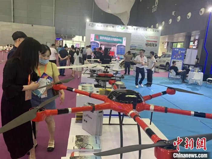 2021湖南(国际)通用航空产业博览会展厅。　鲁毅 摄