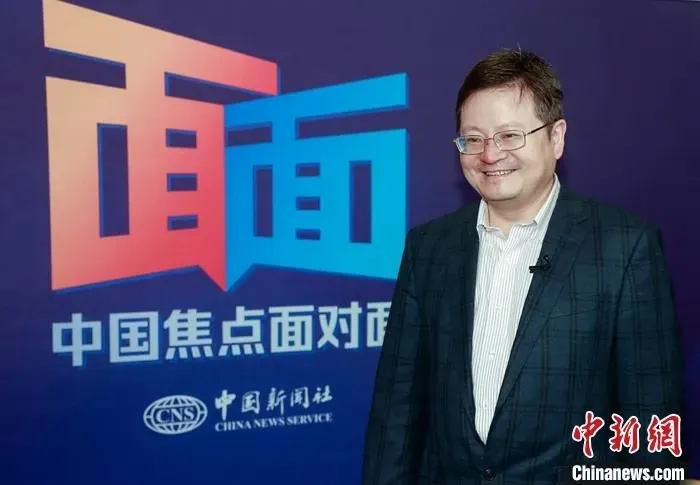 中银证券全球首席经济学家、国家外汇局国际收支司原司长管涛接受中新社“中国焦点面对面”专访。中新社记者 贾天勇 摄