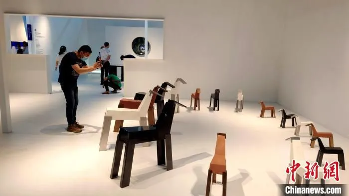 石材展展馆一角。　杨伏山 摄