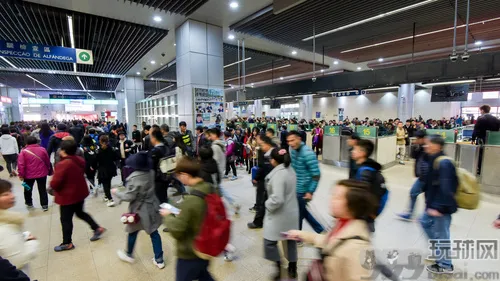 澳门人大和政协促请恢复自由行网签