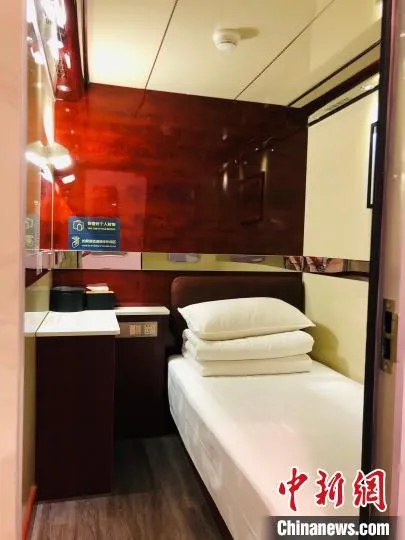 美兰机场“睡机场”酒店(计时休息室)头等舱内部。美兰机场供图 美兰机场供图 摄