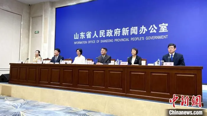 山东省人民政府14日召开新闻发布会，介绍该省抓好夏粮收储，保障粮食安全情况。　孙婷婷 摄