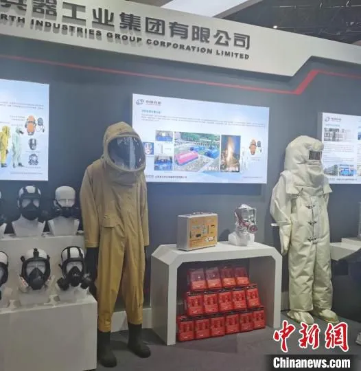 展会共展出监测预警、处置救援、综合保障、煤矿安全生产4大领域160多种新型应急救灾装备。　吴琼 摄