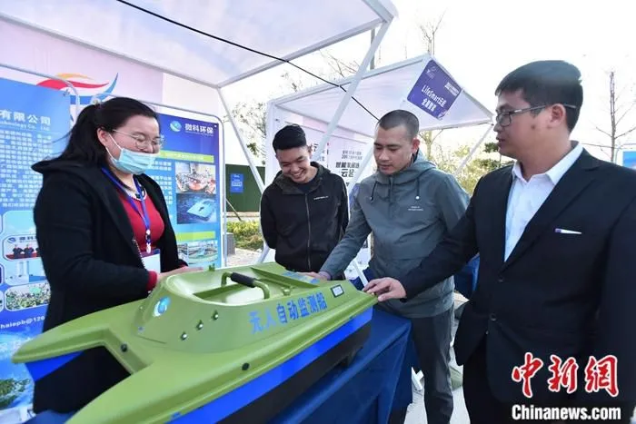 2021年北海市创业创新文化节和“海丝路•青创杯”北海第六届青年创业创新大赛正式启动。许振国 摄