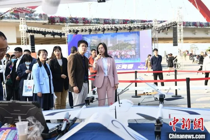 2021年北海市创业创新文化节和“海丝路•青创杯”北海第六届青年创业创新大赛正式启动。许振国 摄