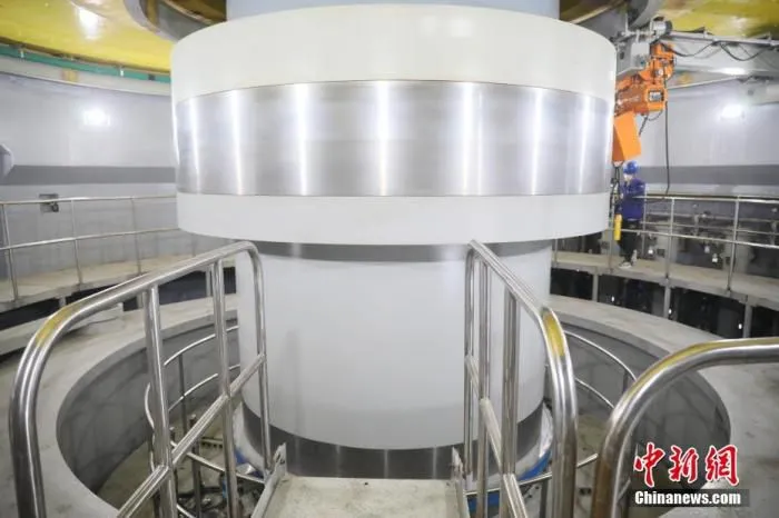 资料图为云南省与四川省交界处金沙江上游白鹤滩水电站5号机组内部。中新社发 　水电四局 　供图