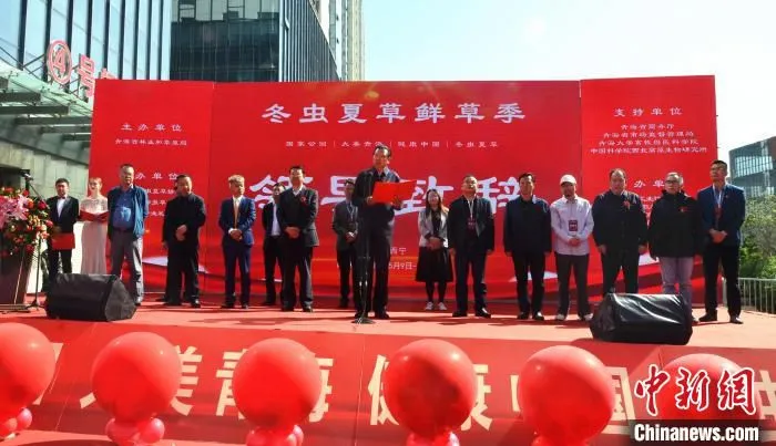李江宁 摄