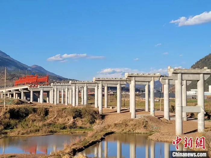 正在建设中的德会高速公路。　蜀道集团供图