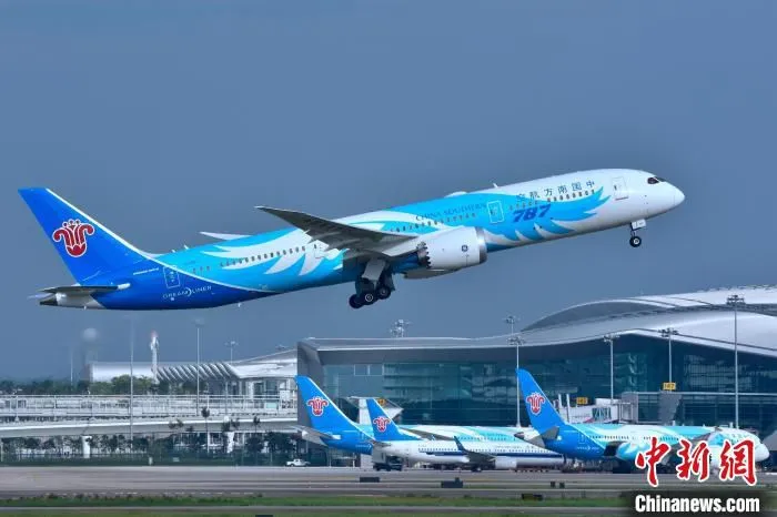 南航今年暑运投入航班逾20万架次。　南方航空供图