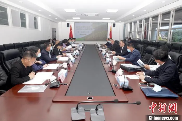 图为云南省高校服务乡村振兴战略联盟第一届理事会召开第一次会议。　云南农业大学供图