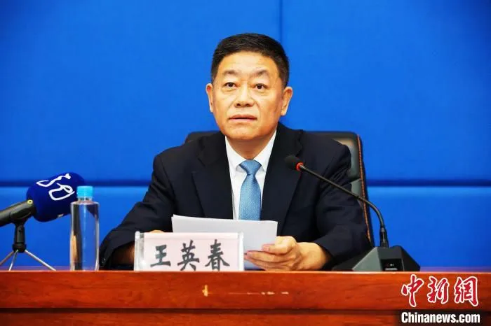 第31届哈洽会执行委员会副秘书长、黑龙江省贸促会会长王英春在发布会上介绍相关情况。　黑龙江省人民政府新闻办公室供图