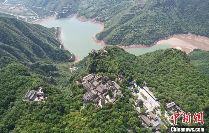 图为2022年5月的平凉崆峒山景区。 (资料图) 高展 摄